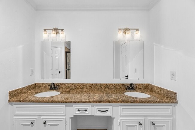 Building Photo - 8011 Liberty Elm Ct