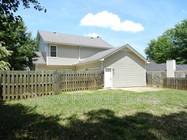 Building Photo - 2211 Summer Ridge Dr