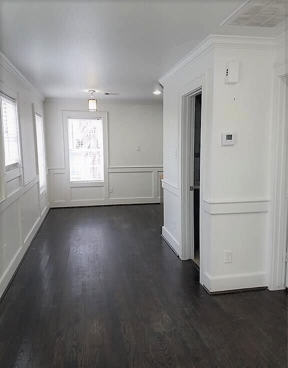 Building Photo - 434 Lenard St