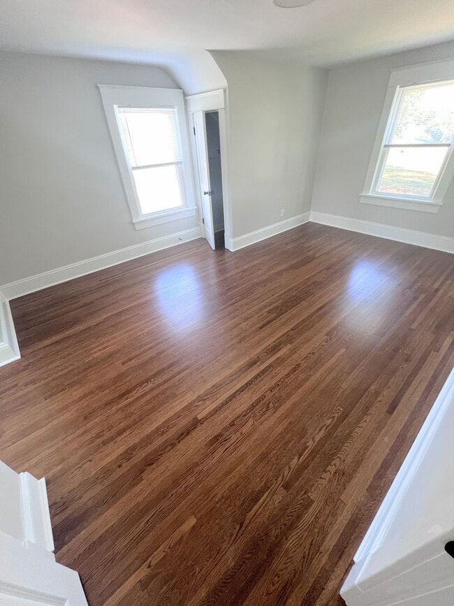 Building Photo - 3 Bed | 2 Bath | 1+ Acre | 2-Car Garage | ...