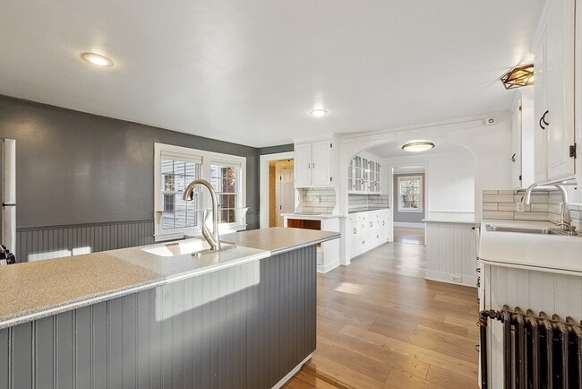 Building Photo - 14 Bacon St