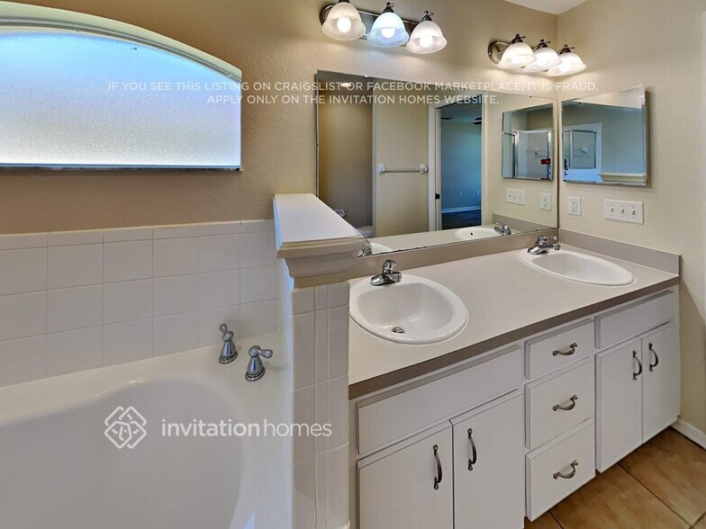 Building Photo - 8734 Pebblebrooke Way