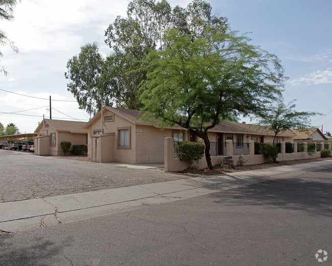 Building Photo - 275 N Fresno St