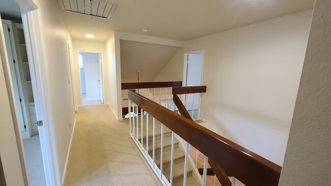 Building Photo - Amazing 4 Bedroom Home with Pool across from Cowls Mt