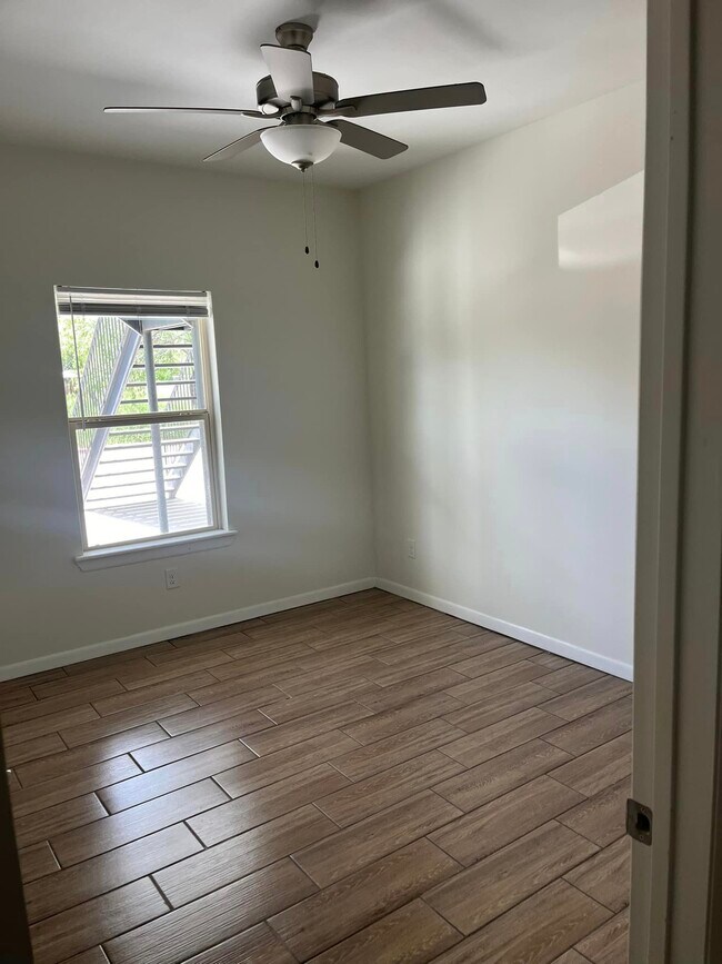 Building Photo - Kings Landing Apartments