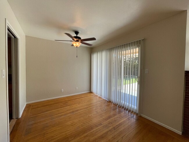 Building Photo - Single Story 3 Bedroom, 2 Bath Single Story Home with Huge Backyard!