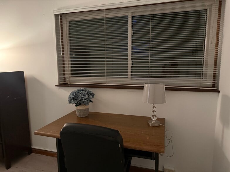 Building Photo - 1049 Danby Rd