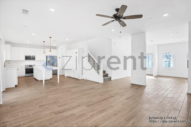 Building Photo - 823 Blue Oak Lane W