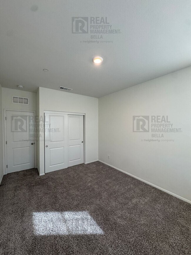 Building Photo - Gorgeous Menifee Pool Home with Downstairs...