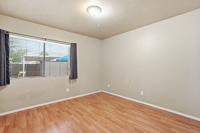 Building Photo - 213 W Virginia St
