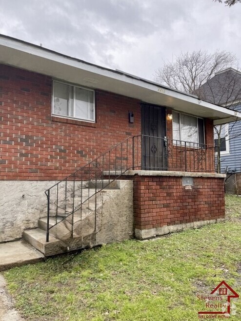 Building Photo - 2318 N Chamberlain Ave