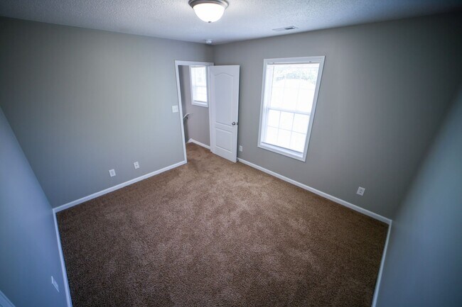 Building Photo - 100 Sango Place Villas Dr