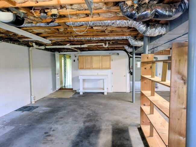 Building Photo - 6913 Crandall Ct