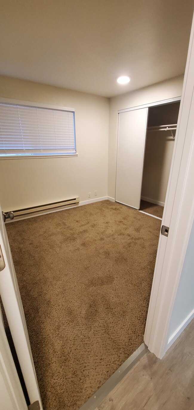 Second bedroom - 456 Front St N