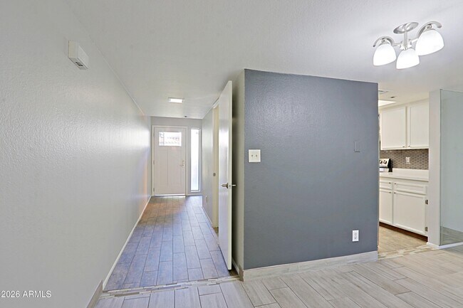 Building Photo - 2615 Hayden Rd