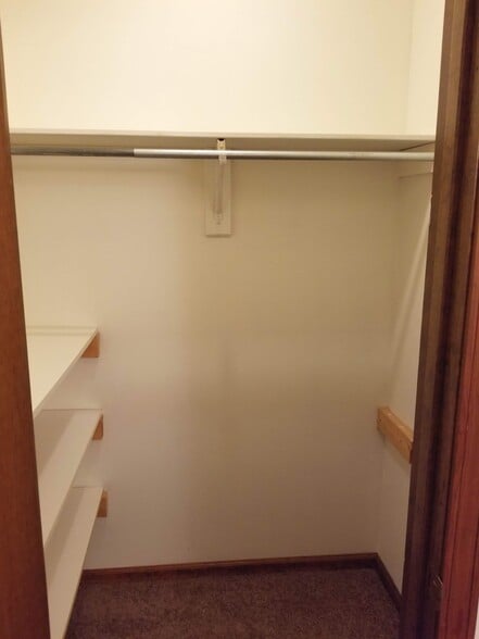 2nd Bedroom - walkin closet - 3023 University Dr