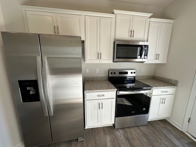 Building Photo - Graham