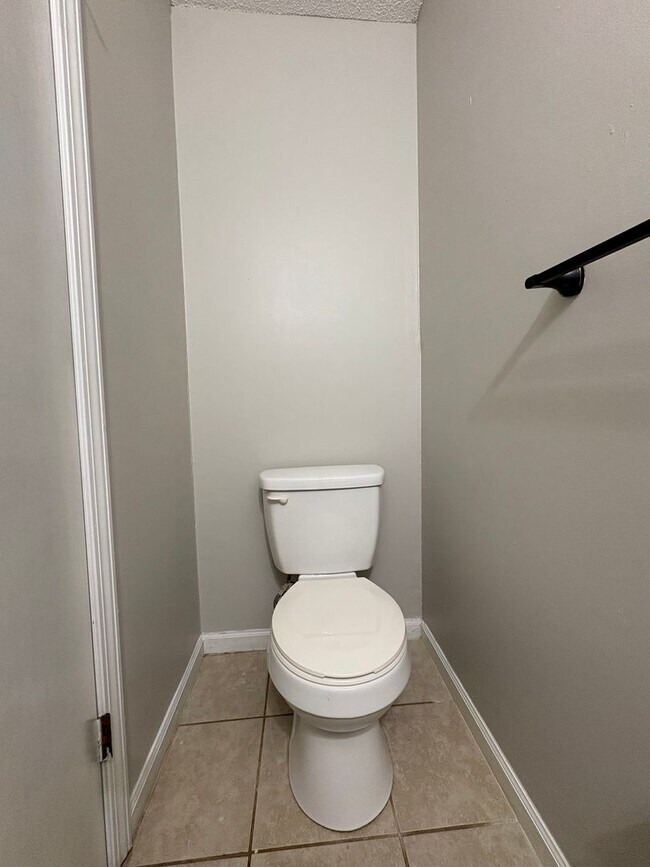 Building Photo - Daleville!