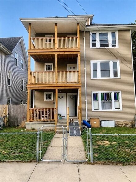 Building Photo - 392 Carrington Ave