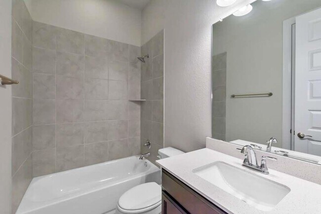 Building Photo - 2208 Bell Mare Vw