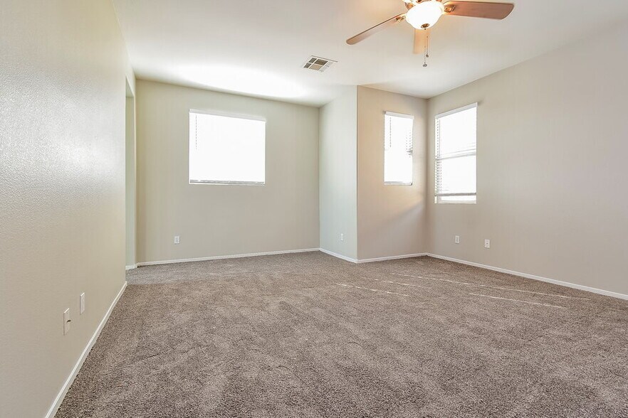 Building Photo - 5736 Adanon St