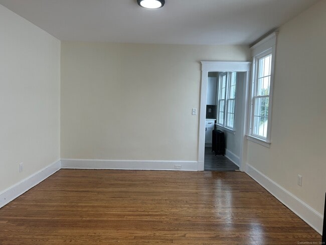 Building Photo - 592 3rd Ave