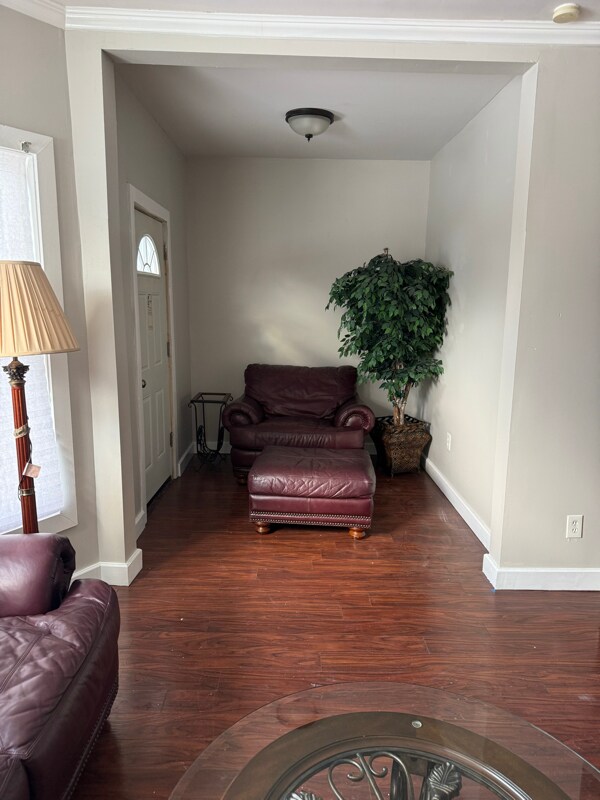 Building Photo - 37 Holland Pl