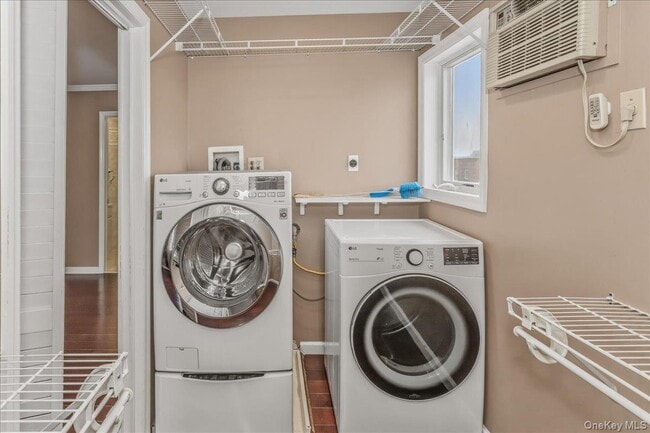 Building Photo - 149-47 Centreville St