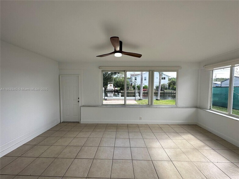 Building Photo - 4500 SW 42nd Ter