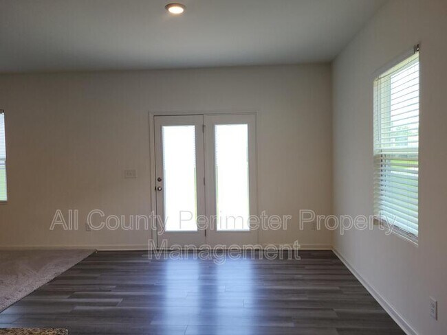 Building Photo - 212 Cottontail Ln