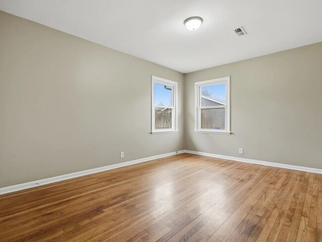 Building Photo - 2110 Carlisle Rd