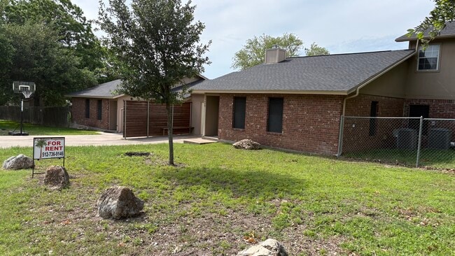 Building Photo - 702 Blackwell Ave