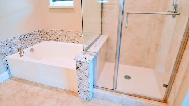 Building Photo - 5967 Raleigh Rd