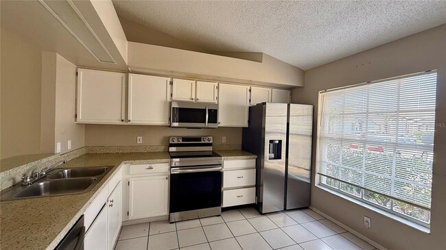 Building Photo - 14772 Laguna Beach Cir