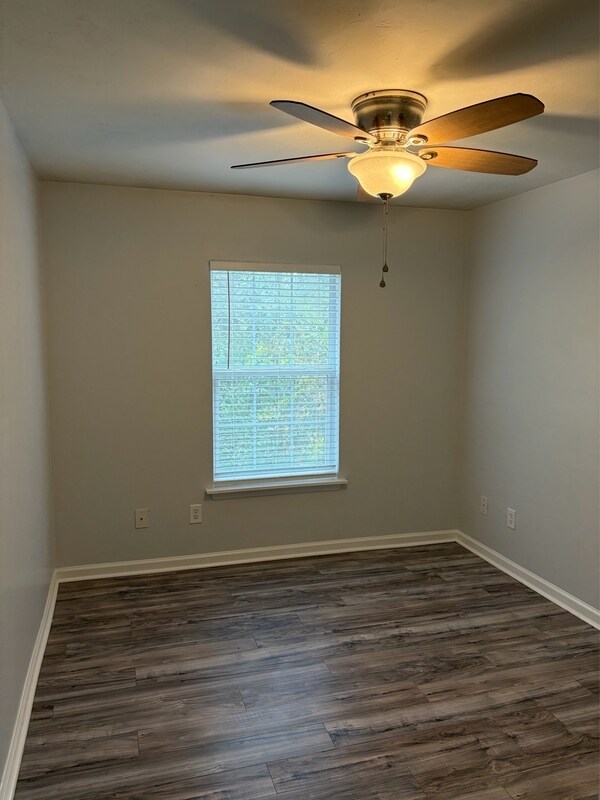 Building Photo - 2052 Darnell Cir