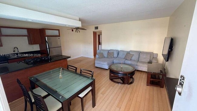 Building Photo - 10101 W Bay Harbor Dr