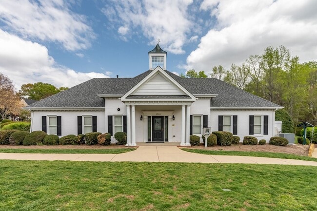 Building Photo - Spacious 5-Bedroom Home with Screened Porch and Office
