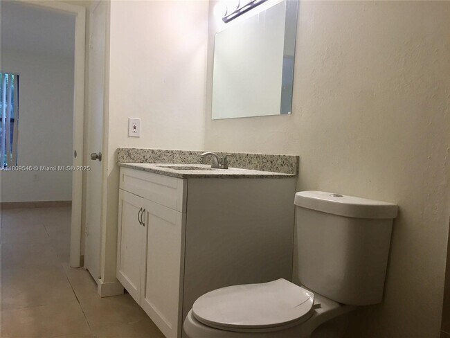 Building Photo - 10440 SW 156th Ct