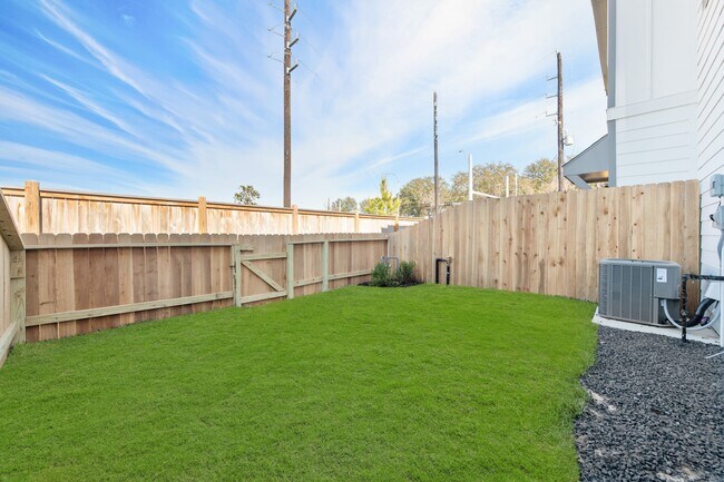 Building Photo - 27806 Western Crk Ct