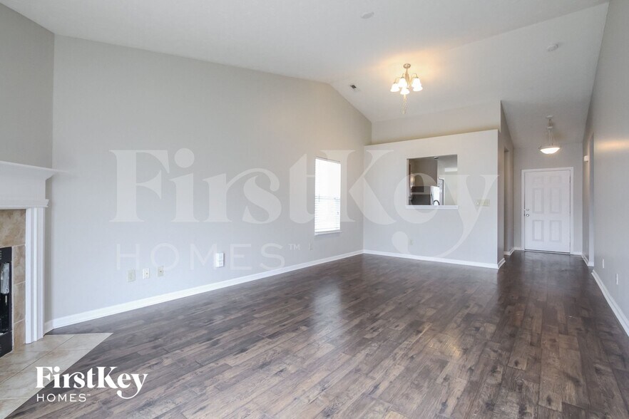 Building Photo - 1470 Bluestem Dr