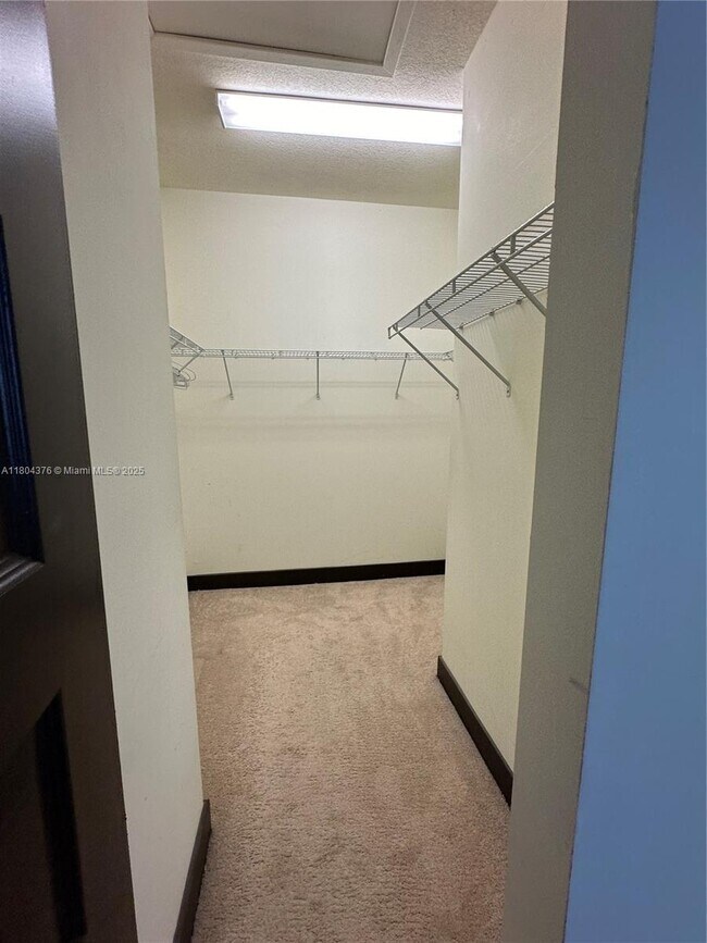 Building Photo - 16005 NW 91st Ct