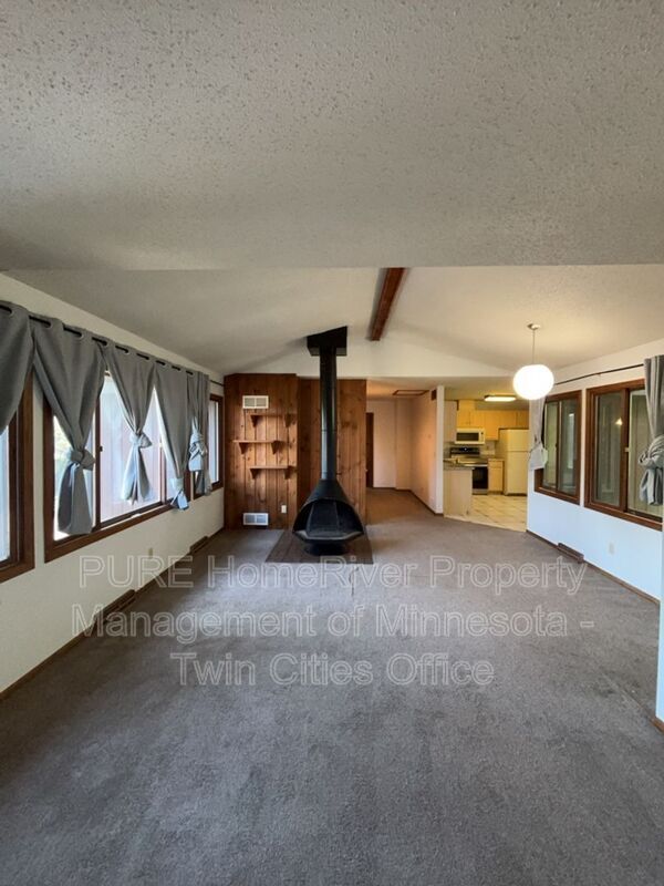 Building Photo - 1514 N Timber Ridge