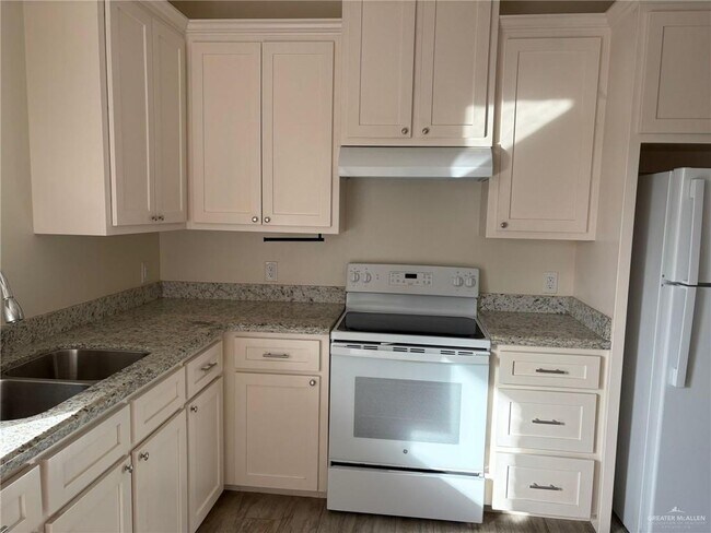 Building Photo - 28 W Kohala Ave