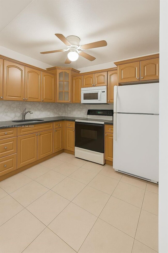 Primary Photo - 9493 SW 76th St