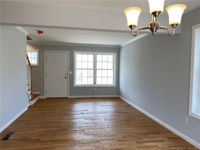 Building Photo - 39 Rowland Farm Rd