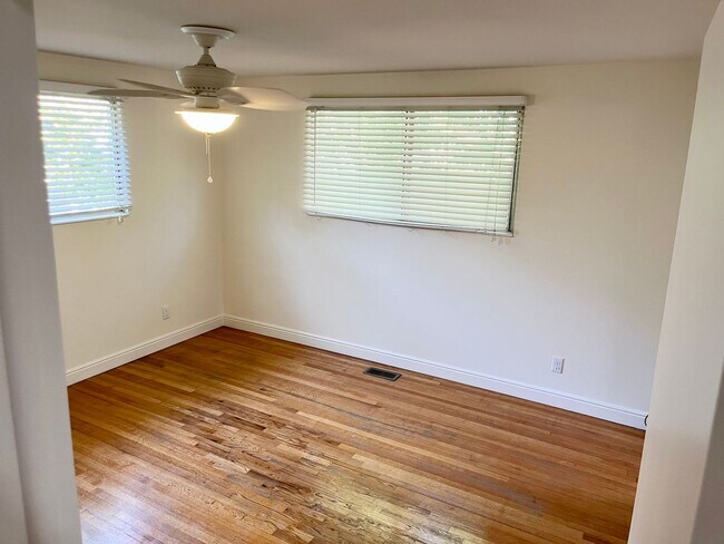 Building Photo - Beautiful 5 Bedroom, 3 Bathroom Family Home in Cottonwood Heights