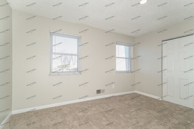 Building Photo - 2632 Falcons Way