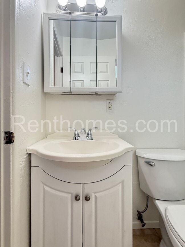 Building Photo - 5281 Constitution Rd