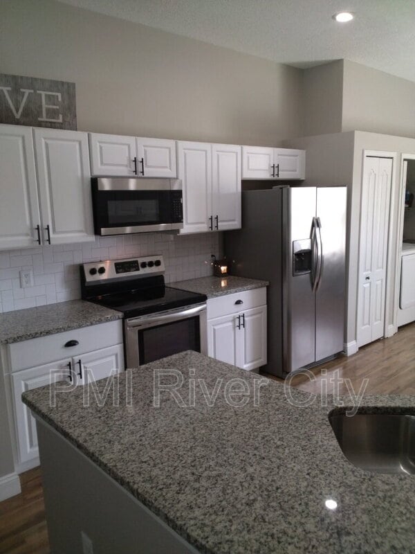 Building Photo - 2320 Locustwood Ct