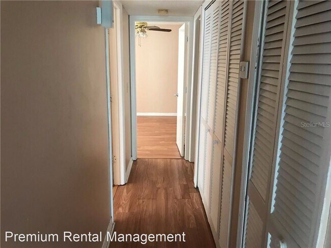 Building Photo - 2 br, 1 bath House - 6118 Westgate Dr #104